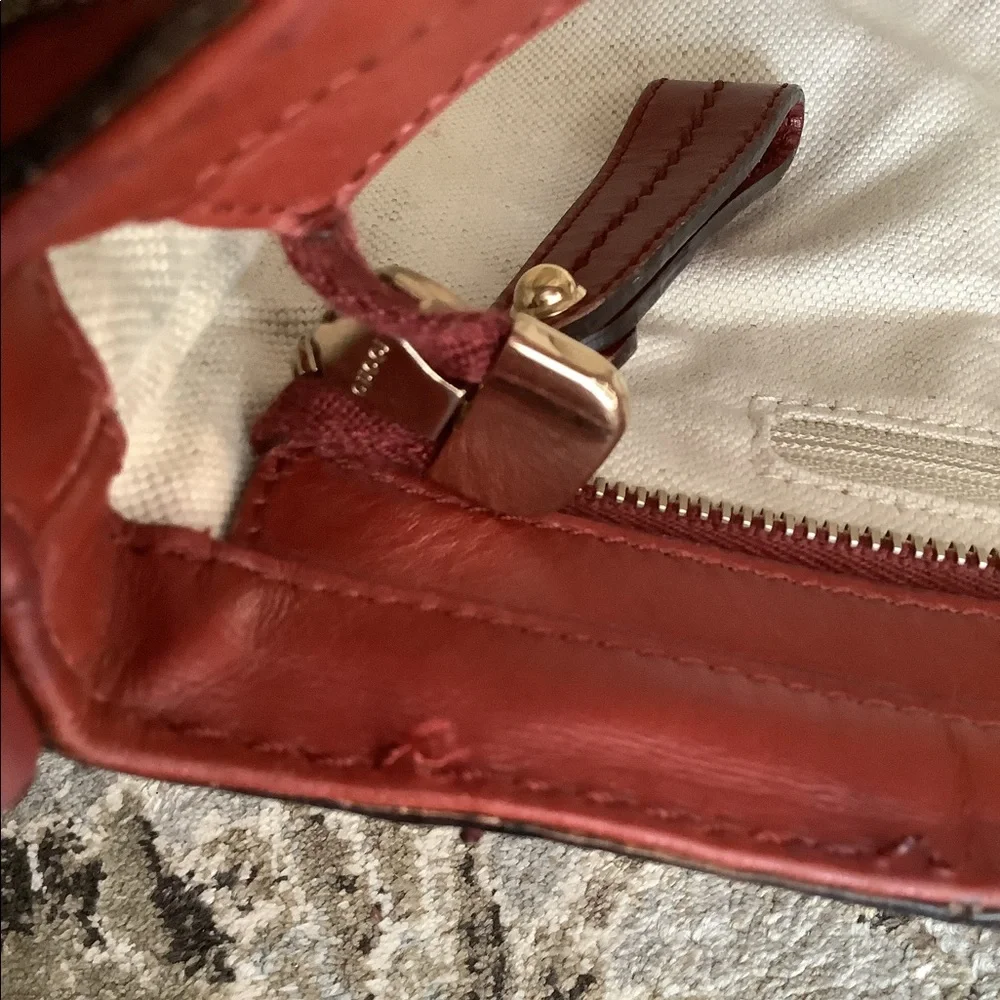GUCCI canvas GG monogram shoulder bag 🌻 - Picture 7 of 16